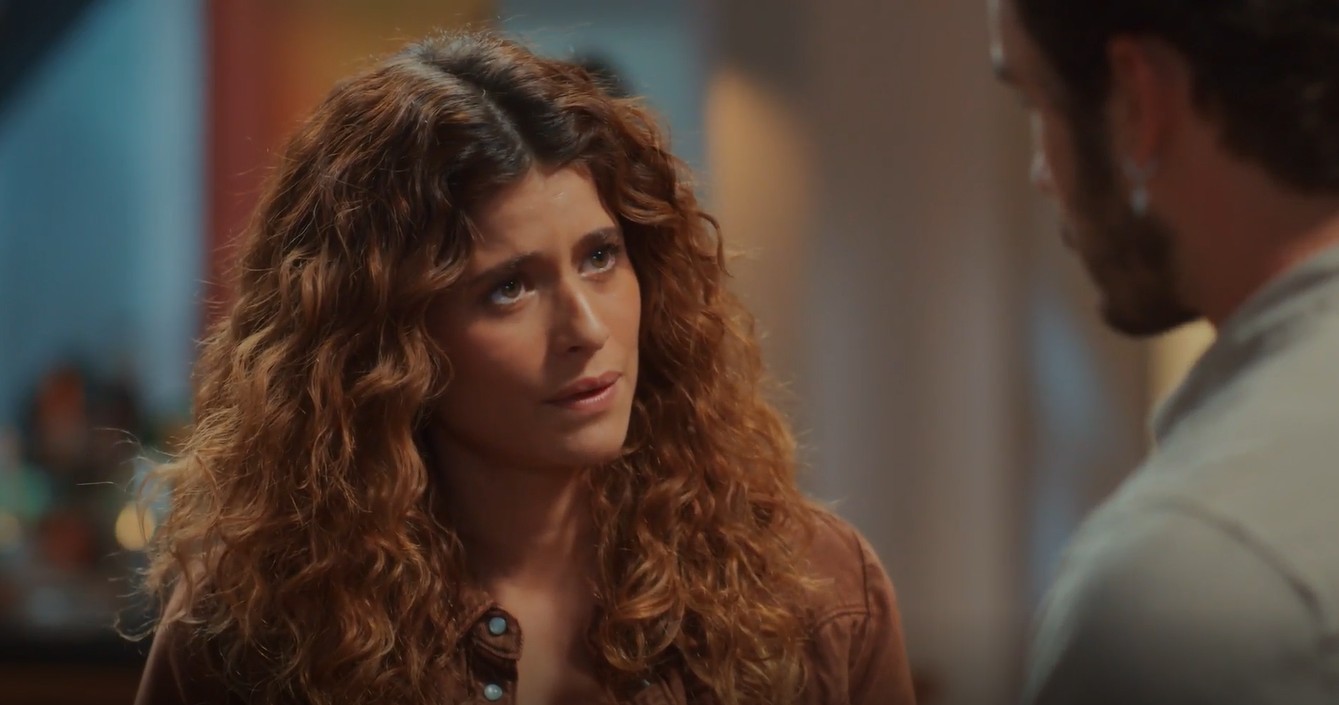 Em Coração Acelerado, Agrado decide se lançar sozinha e deixa João Raul mexido