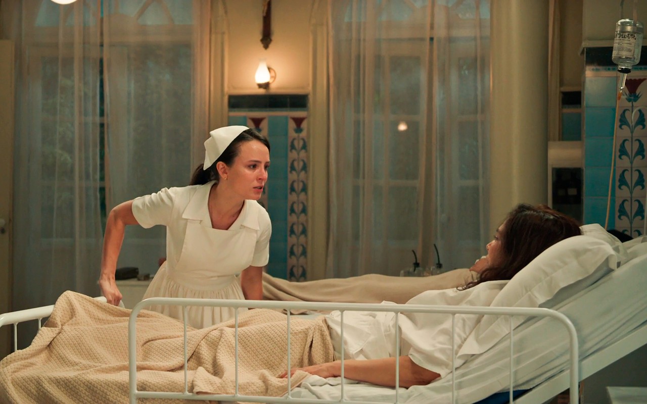 Estela reage após abraço da sua mãe: ‘Morreu para mim’