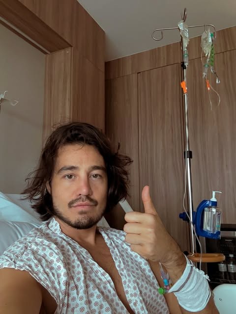 Tiago Iorc é internado às pressas com crise de hérnia de disco e atualiza estado de saúde