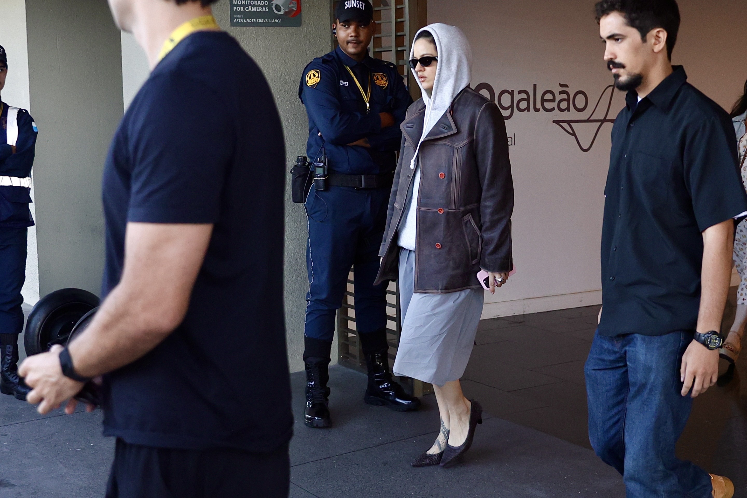 Rosalía desembarca no Rio para audição com fãs do disco 'LUX'