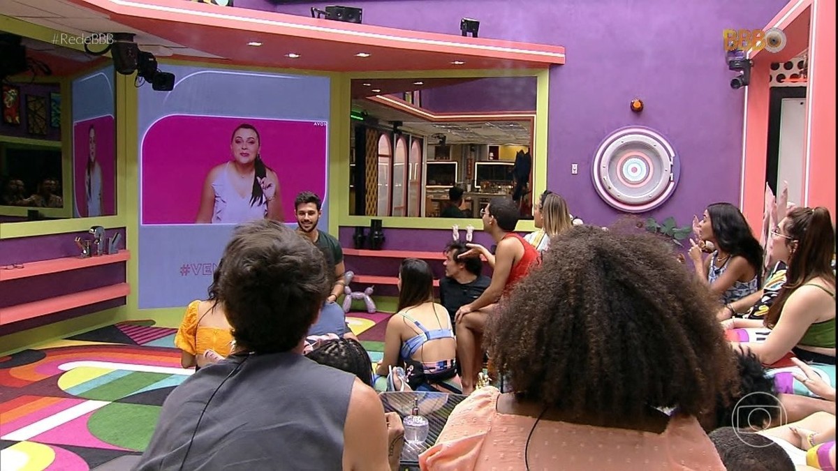 Avon é a primeira marca de maquiagem a patrocinar o Big Brother Brasil –  CidadeMarketing