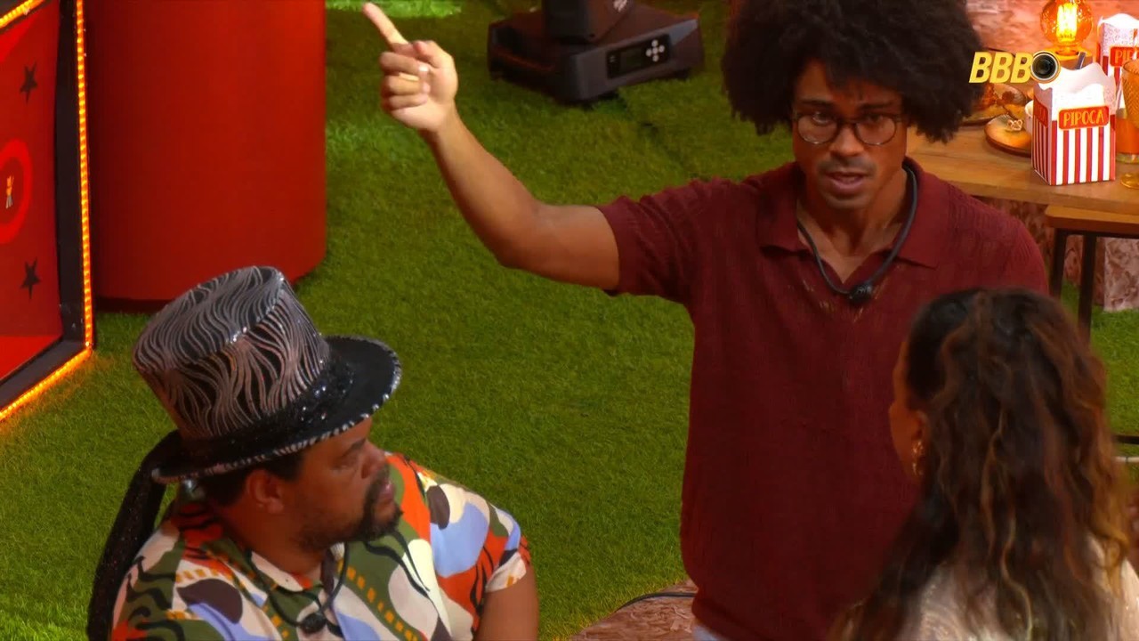 No BBB 26, Breno diz que grupo 'não pode perder tempo' com embates entre si: 'Focar lá'