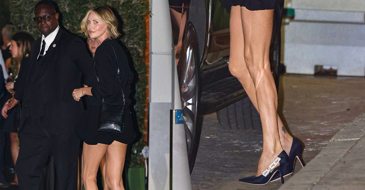 Charlize Theron impacta com pernas torneadas em evento pré-Oscar e tatuagem fica à mostra