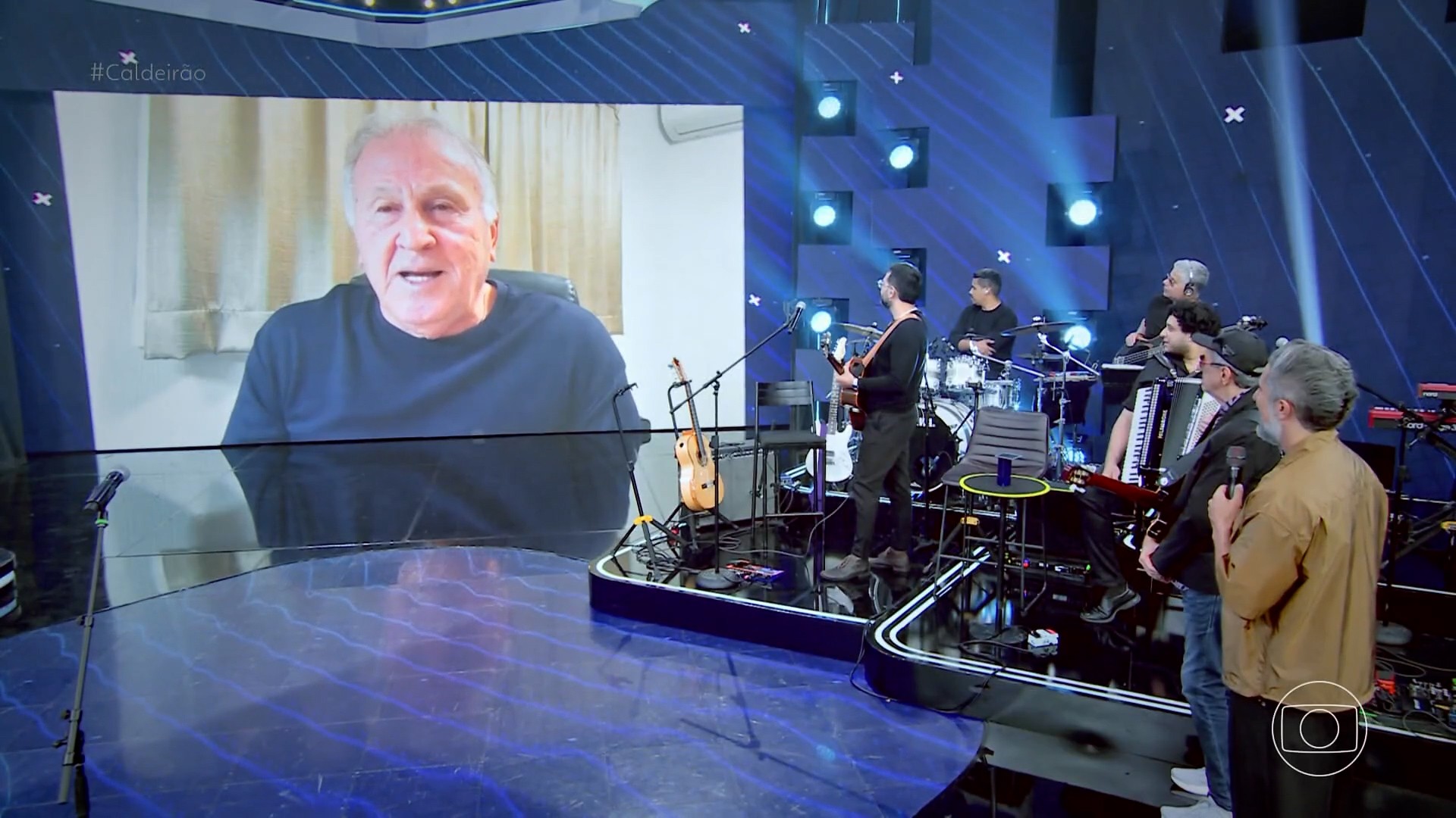 Fagner relembra habilidades como jogador e recebe depoimentos de Zico e Rivellino