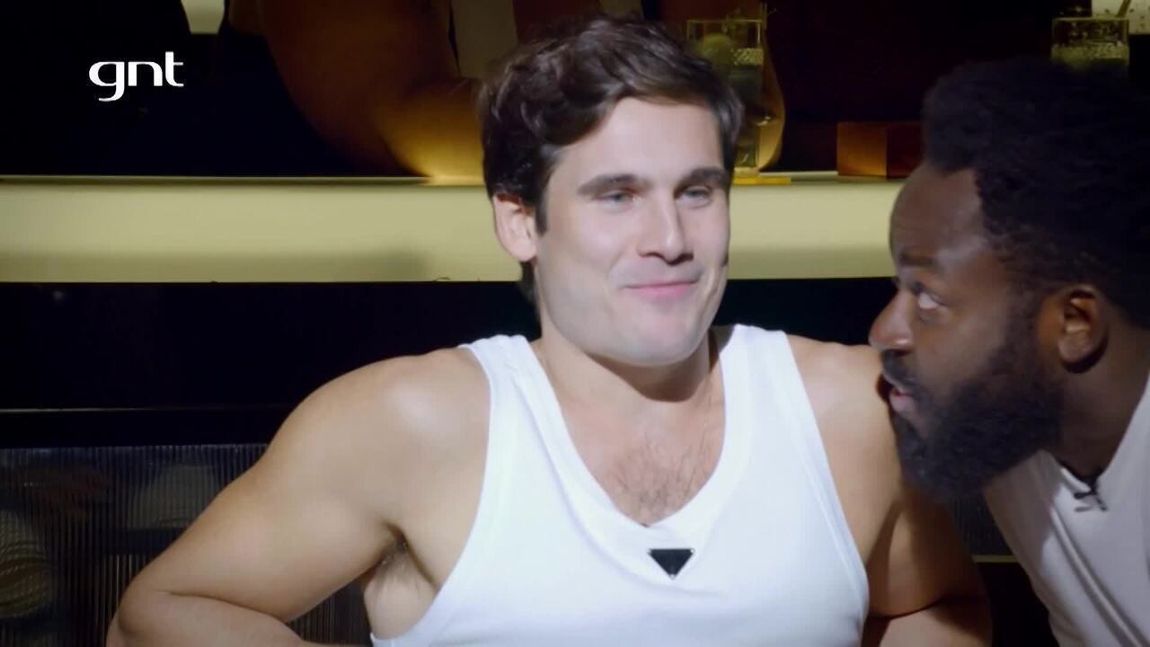 12820367.jpg