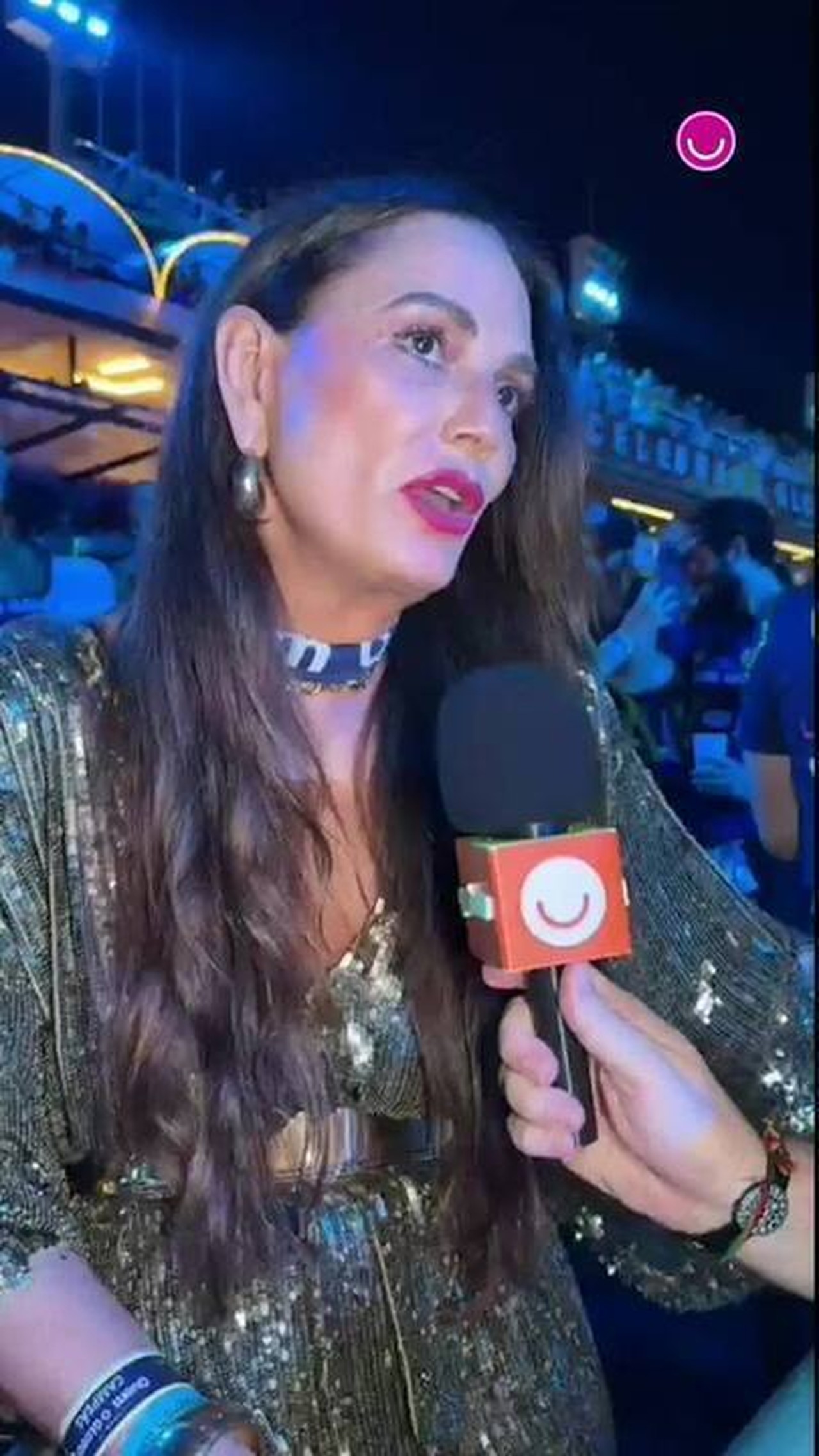 Luiza Brunet fala da fase solteira, entrega gostar de namorar e avisa: 'Faltam paqueras'