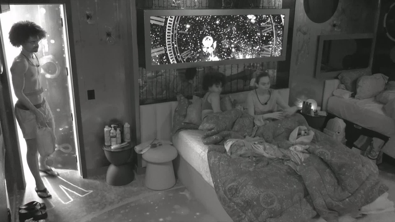 Ana Paula Renault e Milena interrompem conversa após mudança de quarto de Breno