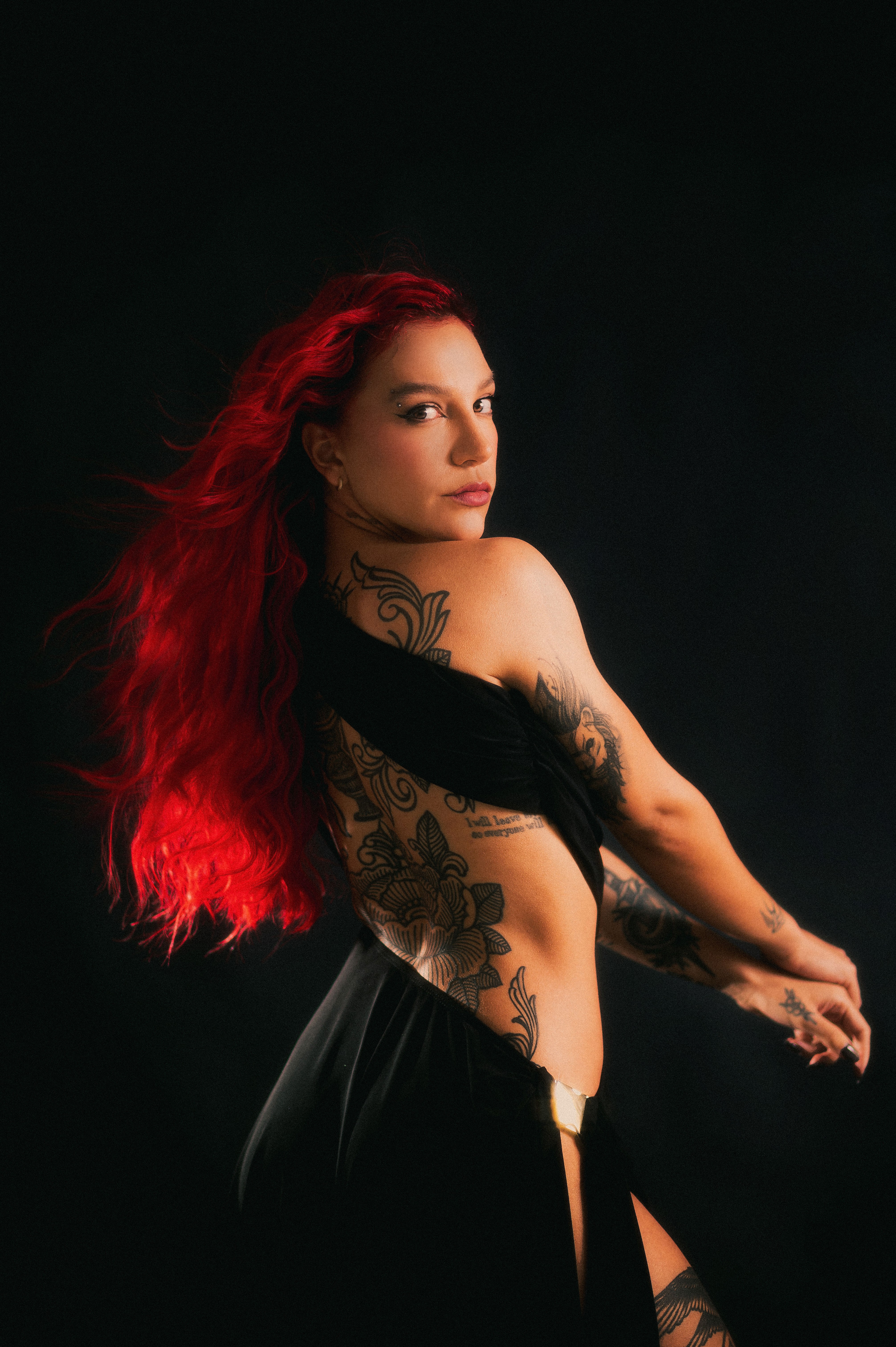 Priscilla, ex-Alcântara, é tietada na grade do show de Lady Gaga