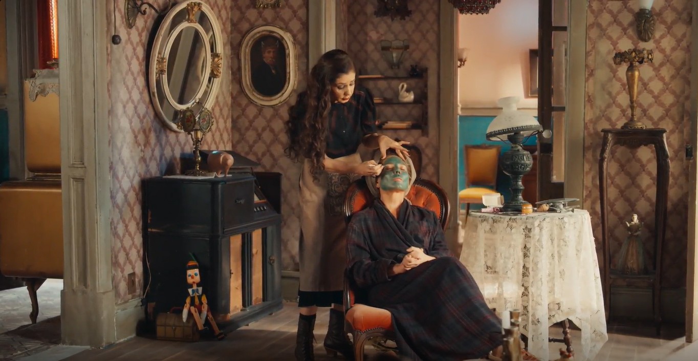 Êta Mundo Melhor!: Zulma descobre que conheceu Candinho de outras vidas e 'detalhe' a enfurece