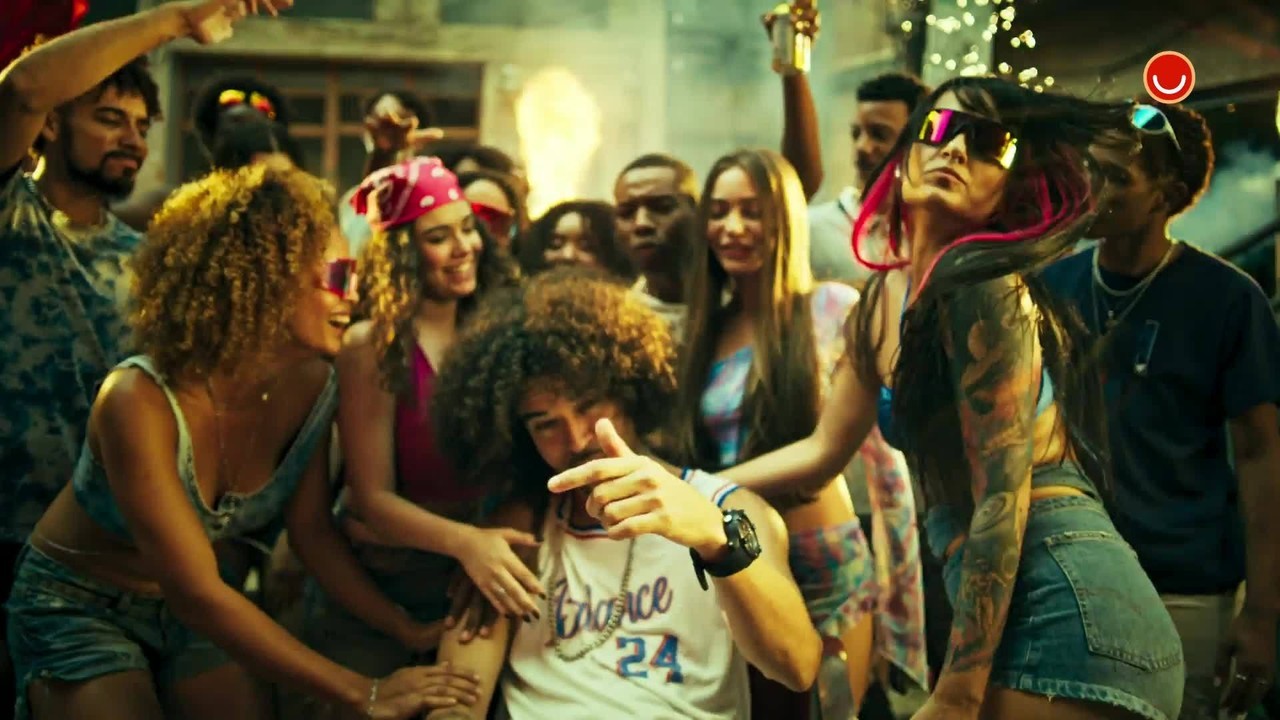 Dona de Mim: veja vídeo exclusivo com o clipe de Ryan e Azzy na trama