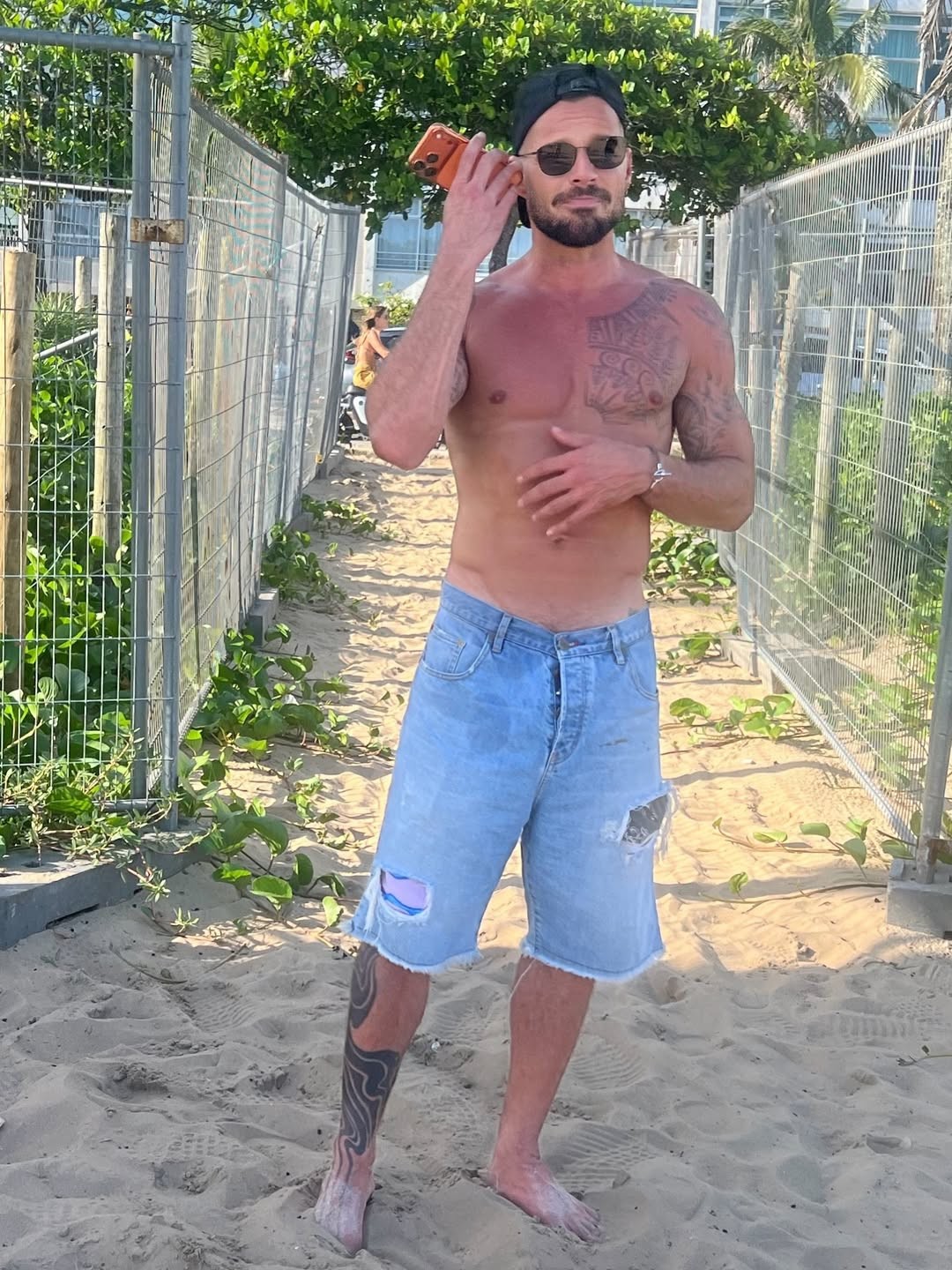 Ricky Martin chega ao Brasil para carnaval: 'Tô no Rio'