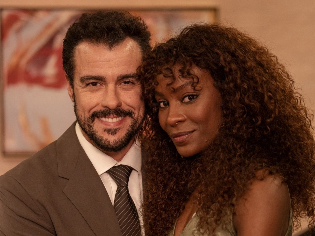 Joaquim Lopes e Jeniffer Dias como Romualdo e Serena em Nas Profundezas do Amor