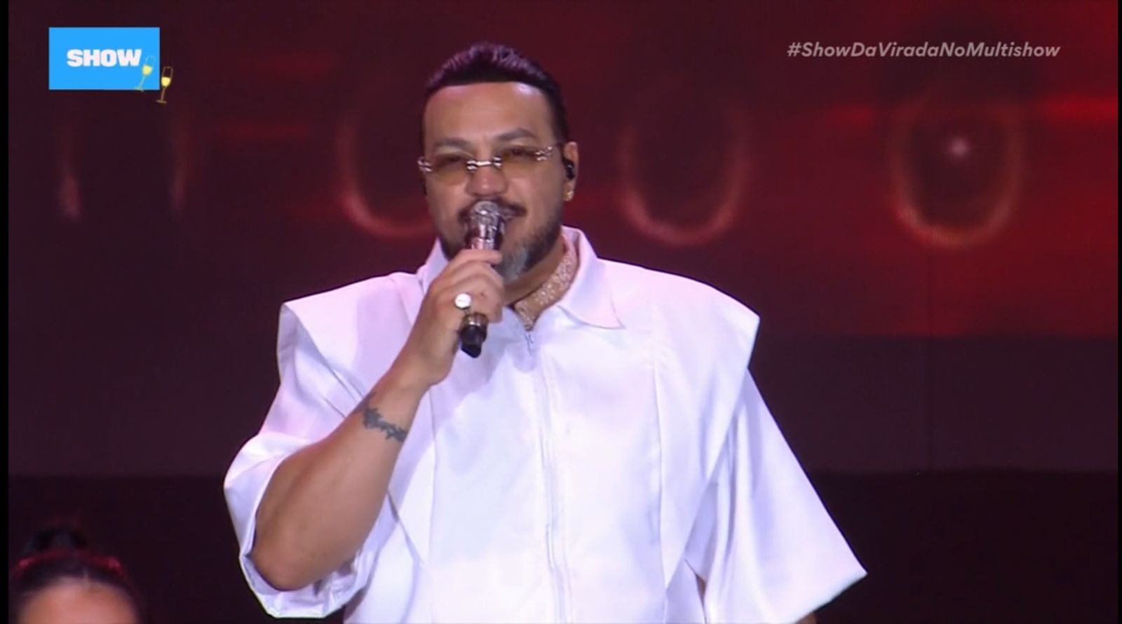 Show da Virada 2026: Belo chega a tempo para show no Rio 1h30 após apresentação em SP