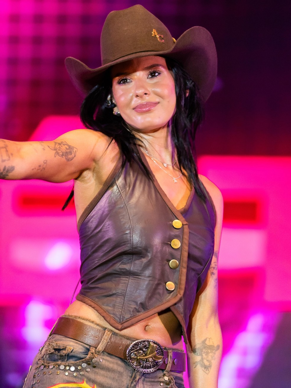 Ana Castela solteira: de show a desabafo, como foi 1º dia após término com  Zé Felipe | Gshow