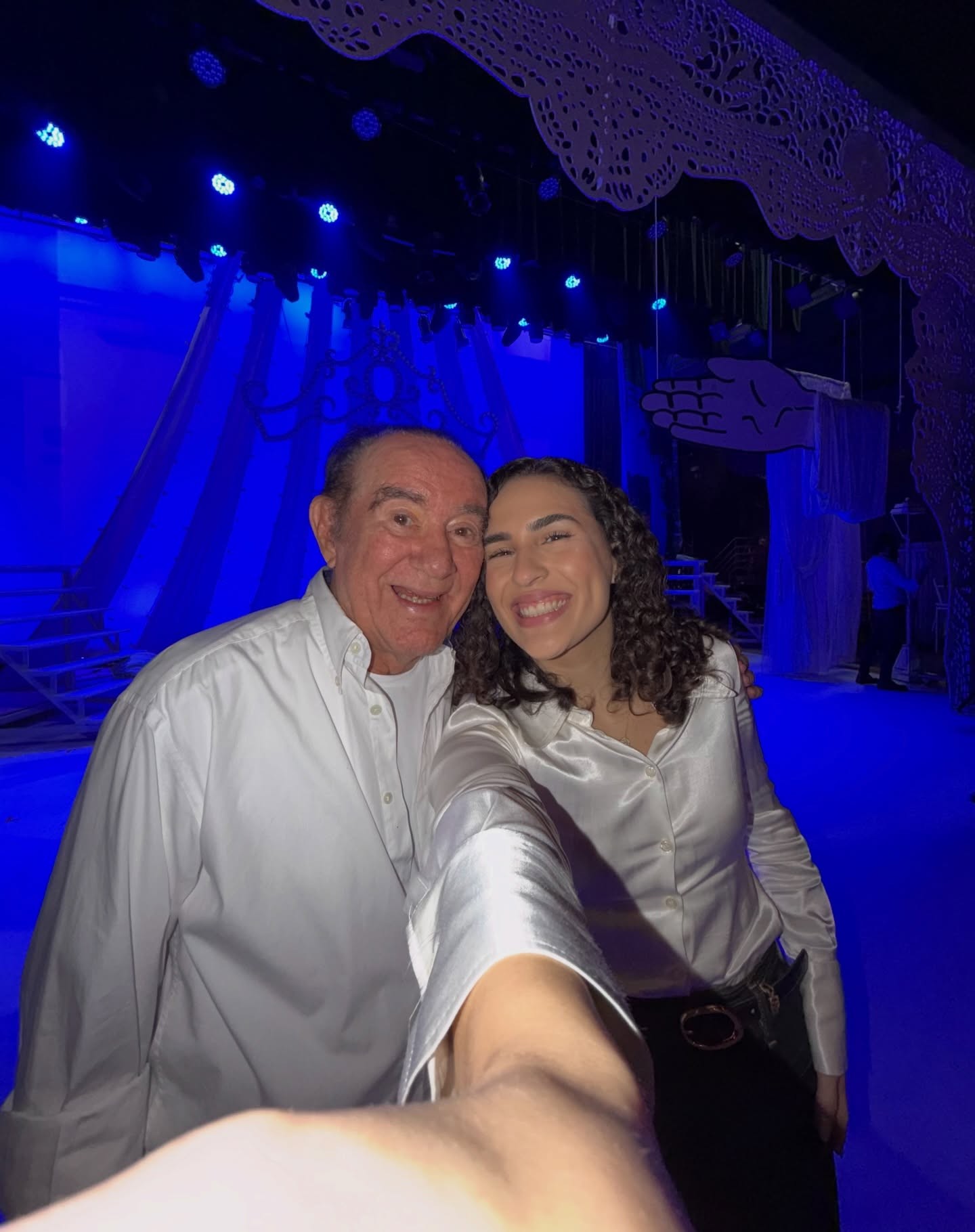 Renato Aragão chora durante estreia do musical 'Adorável Trapalhão', no Rio