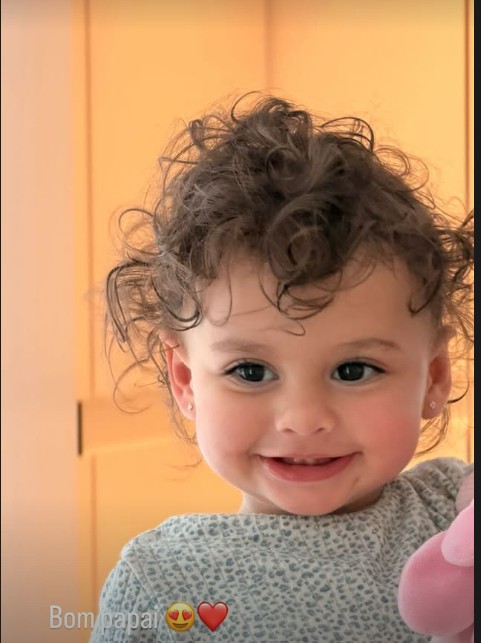 Neymar posta foto da filha Helena e se derrete