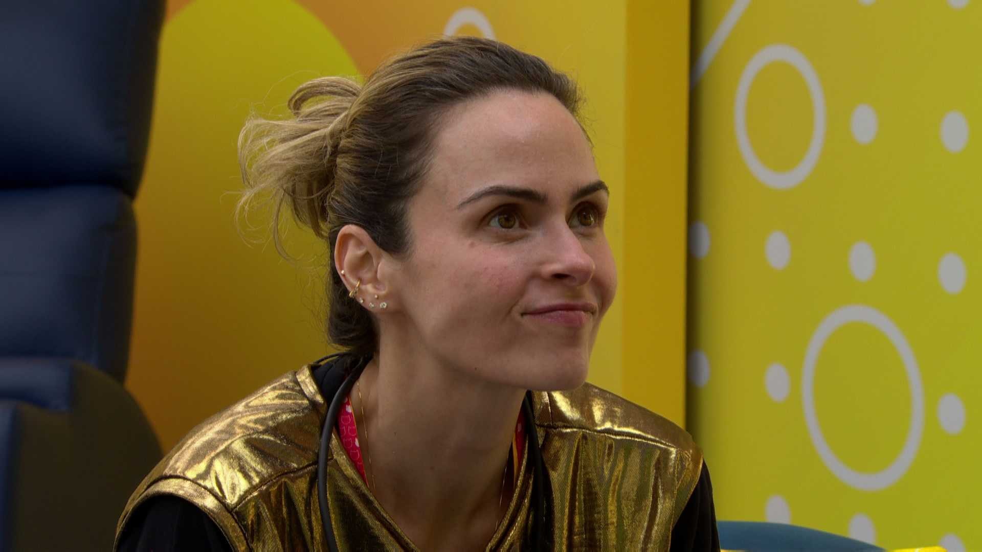 Ana Paula Renault aciona Toque de Despertar e acorda a casa do BBB 26 pela segunda vez