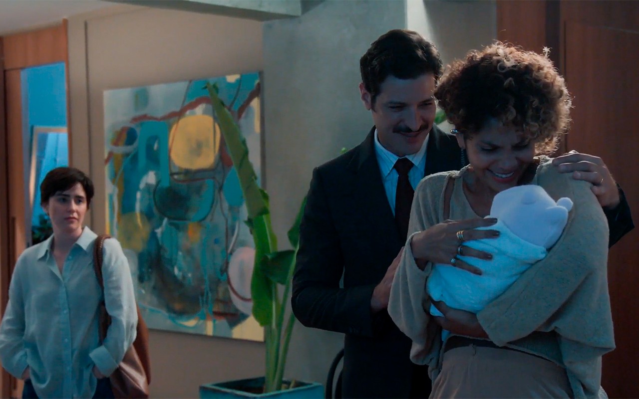 Três Graças: Samira entrega bebê de Joélly para Lena e Herculano