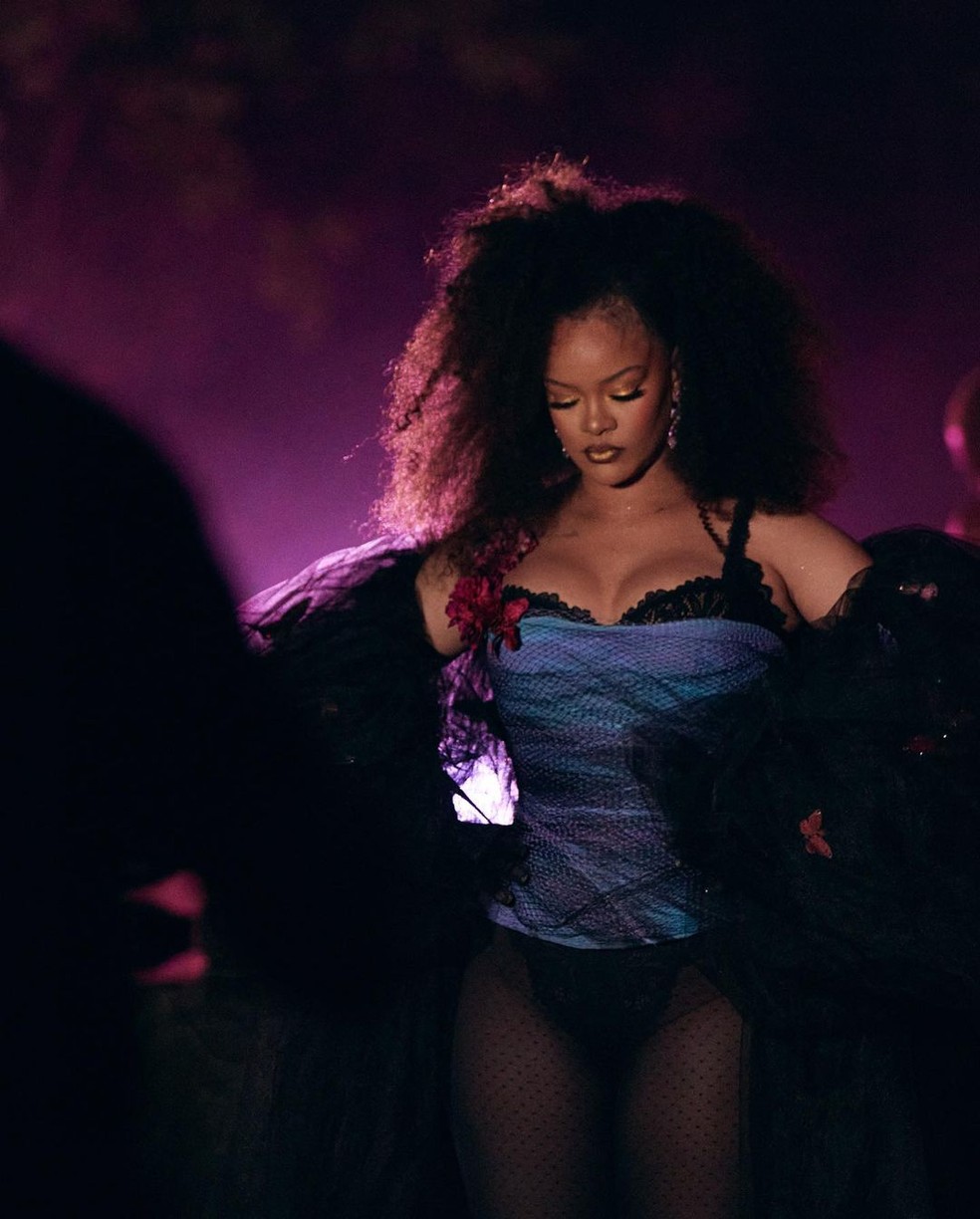 Rihanna mostra os bastidores de seu desfile 'SavagexFenty Show Vol.4', TV  & Famosos