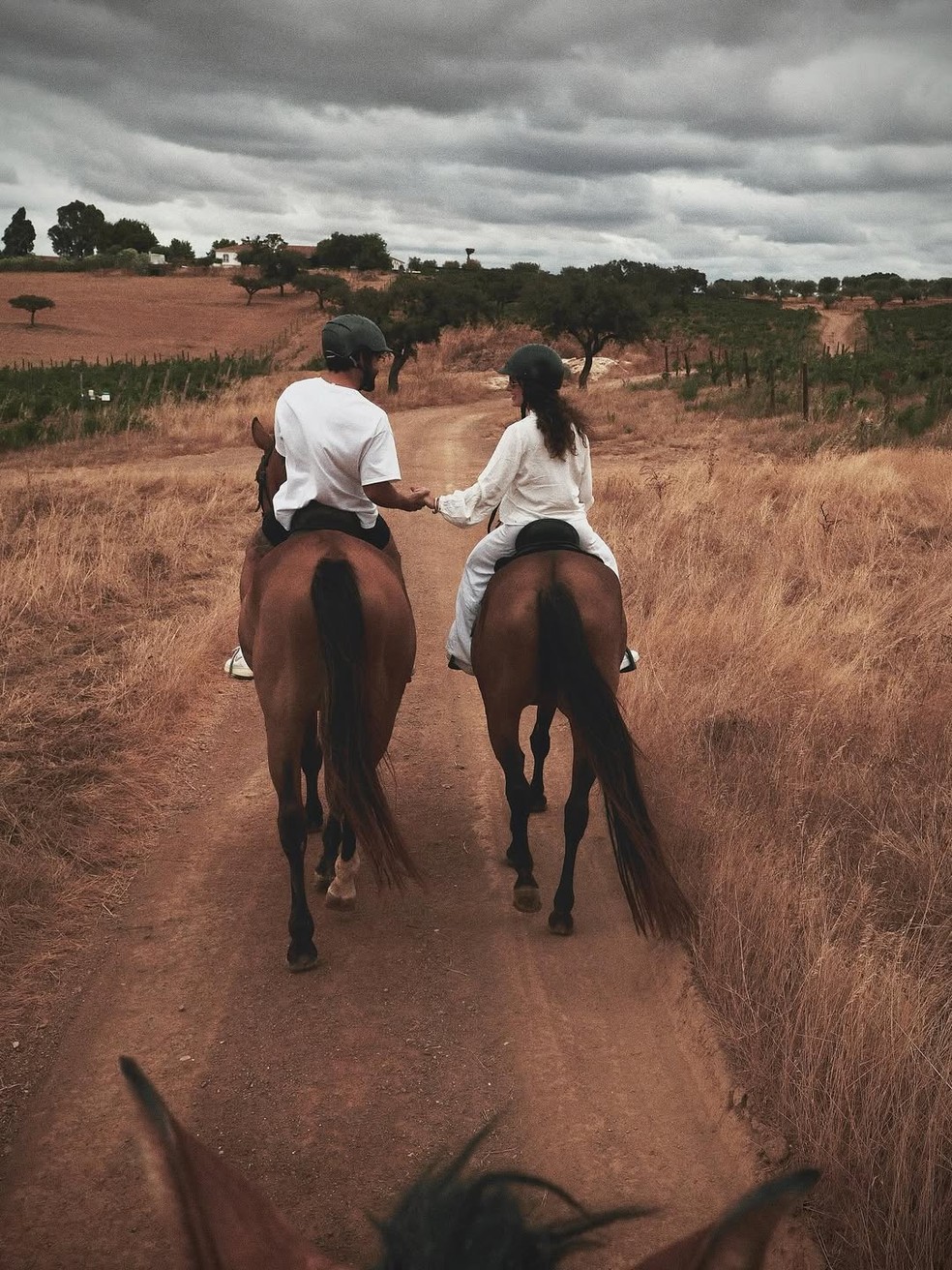 Caio Castro e Vitoria Bohn viajam juntos a Portugal e postam fotos em clima de romance — Foto: Reprodução/Instagram