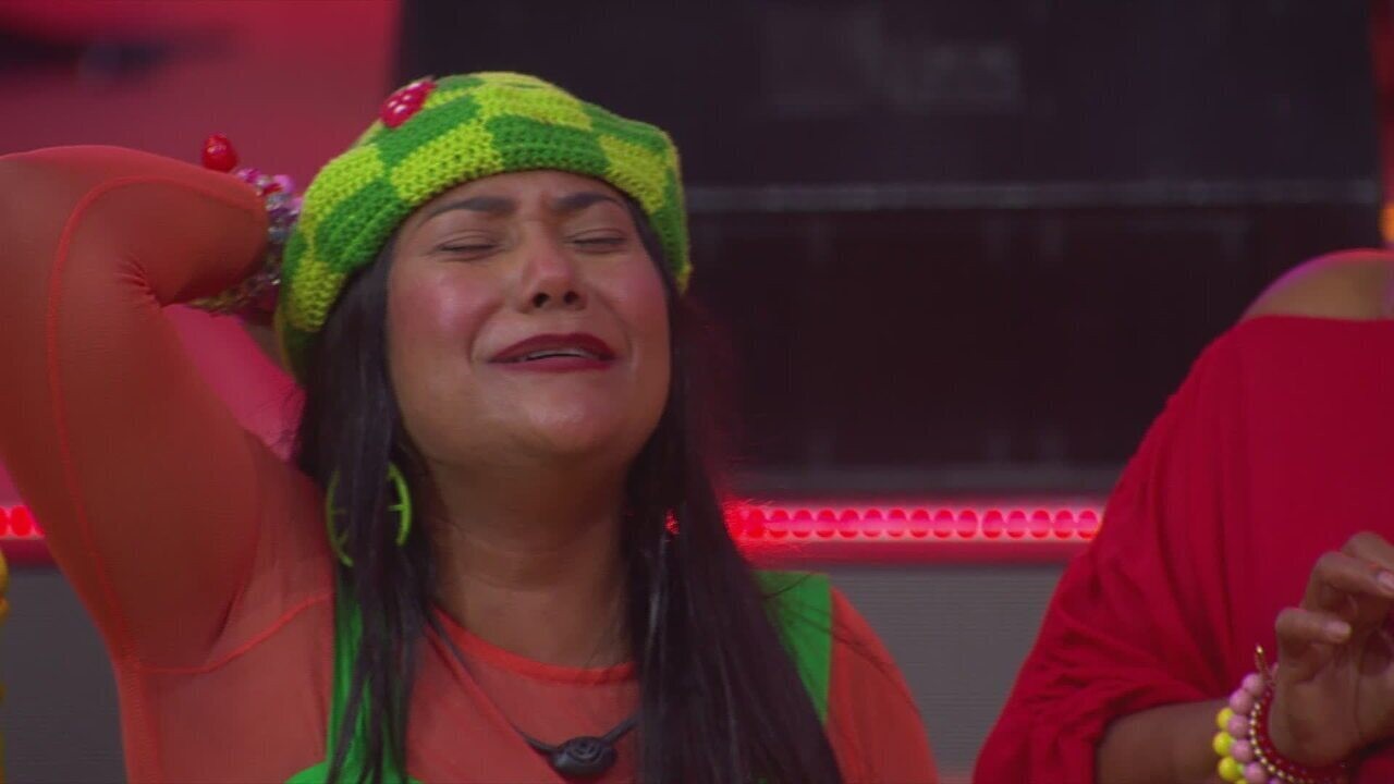 Chaiany cai no choro durante show de Simone Mendes no BBB 26