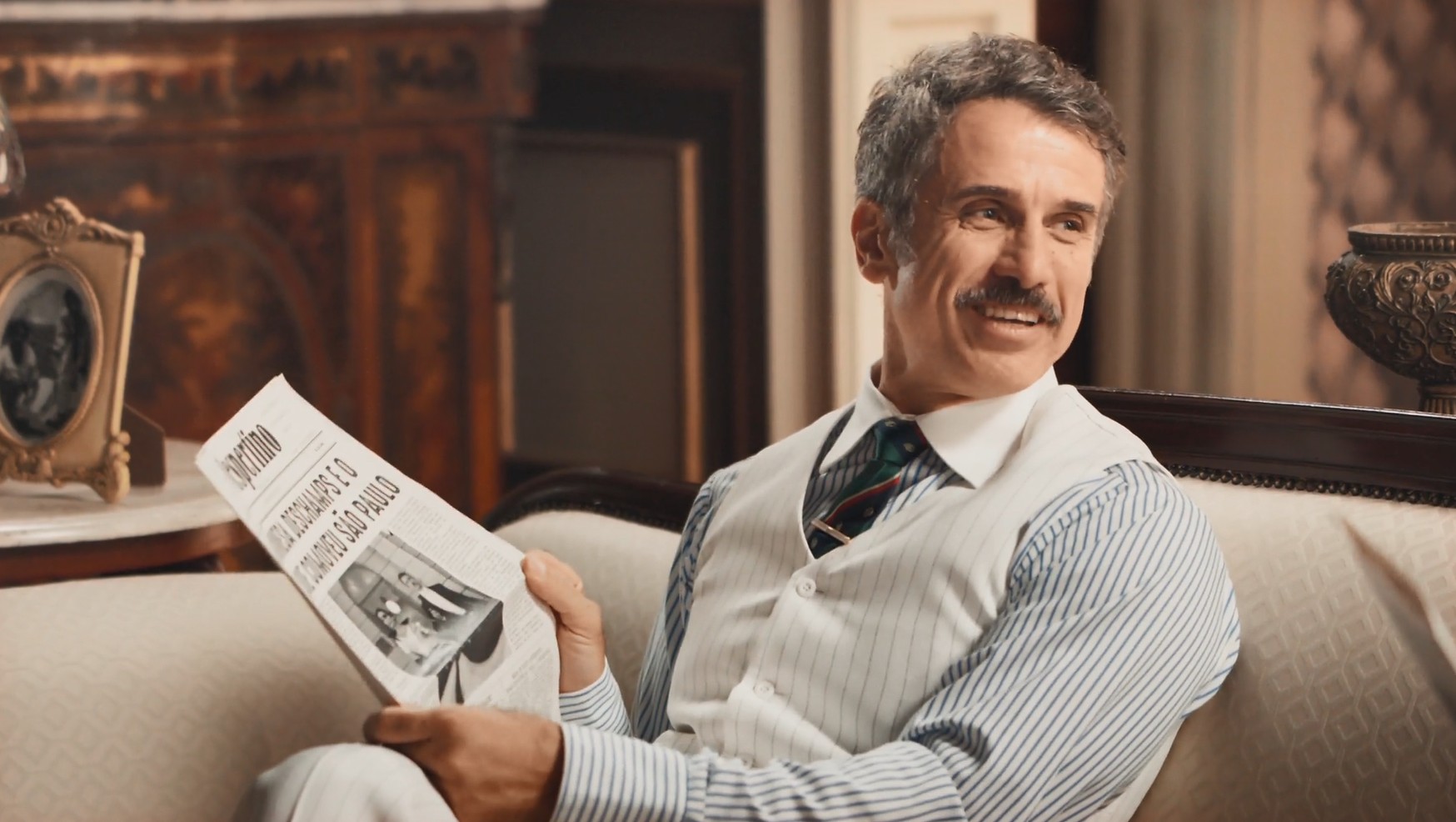 Em Êta Mundo Melhor!, Sandra comemora sucesso em evento e revela novo alvo: 'Tem que sofrer'