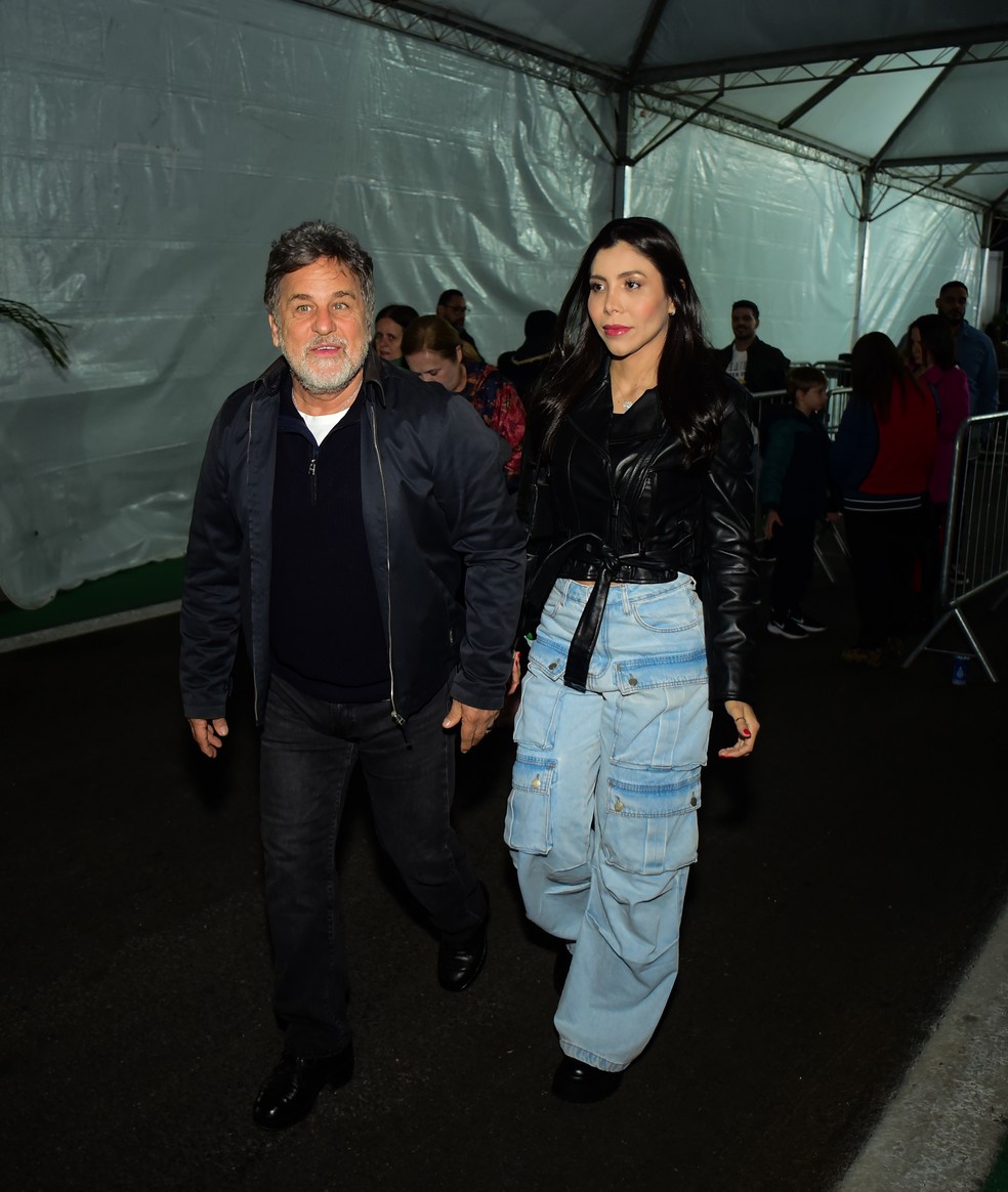 Mariah diva, famosos sem frio, Frota com namorada, beijo de