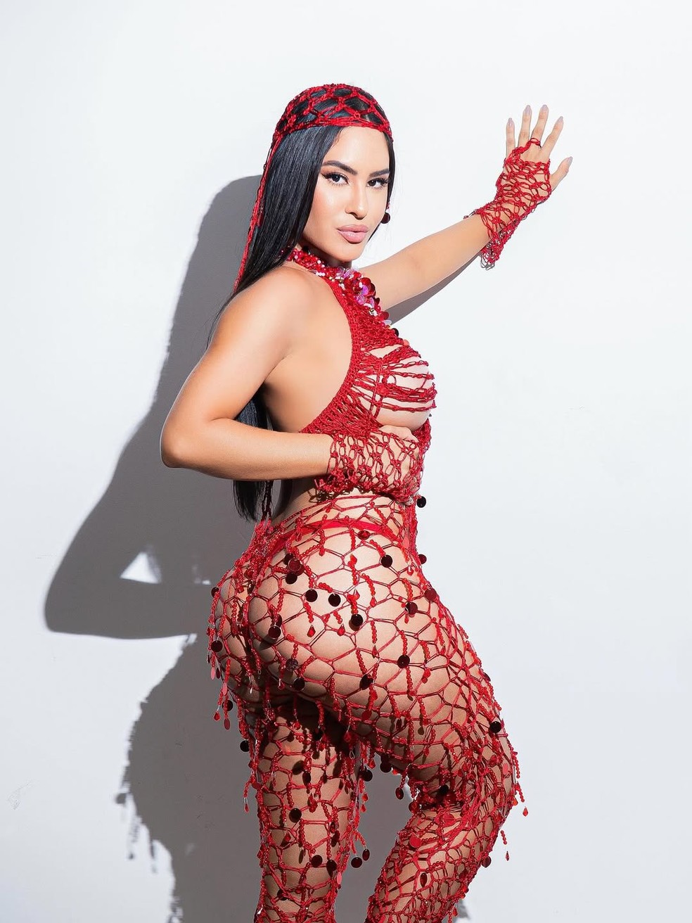 Isabelle Nogueira mostra look do seu primeiro ensaio da Grande Rio — Foto: Gabriel Trindade