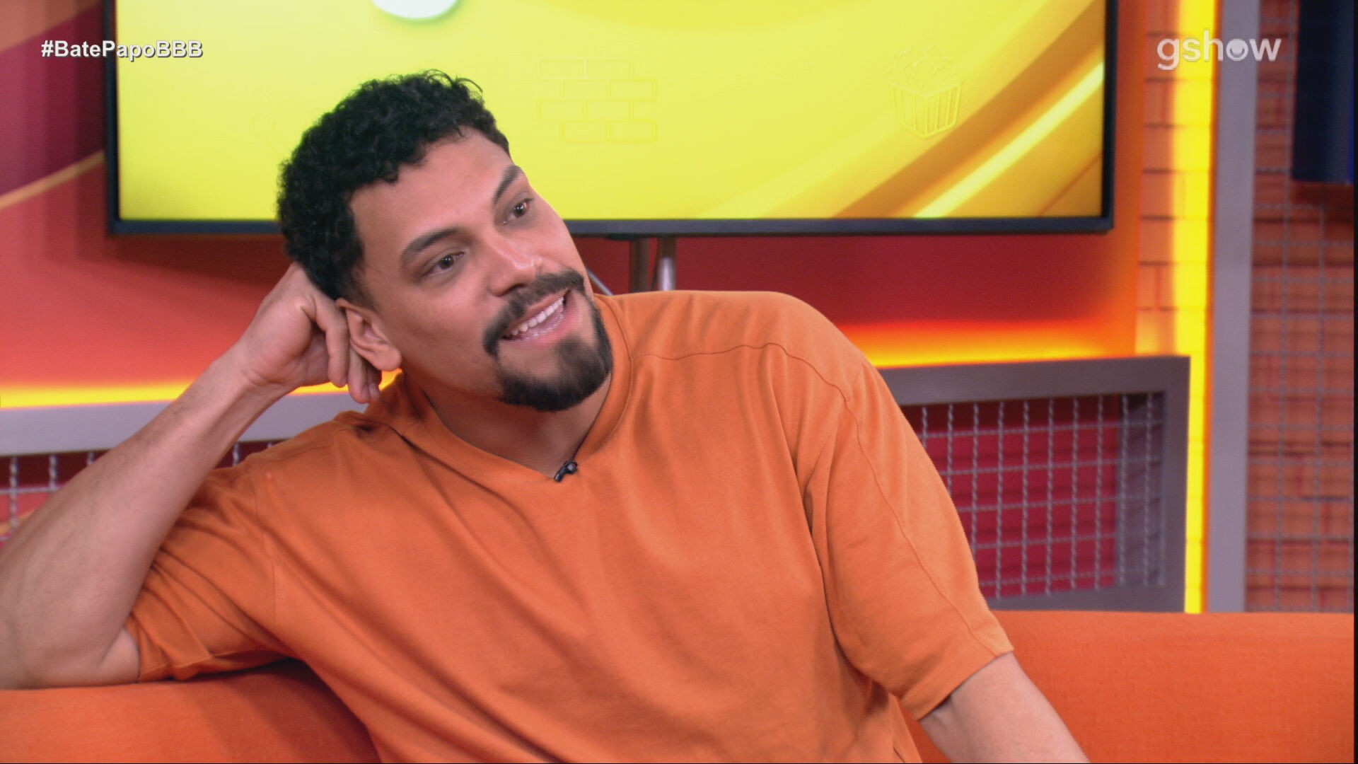 Vinícius conta que ficou interessado em Renata no Bate-Papo BBB
