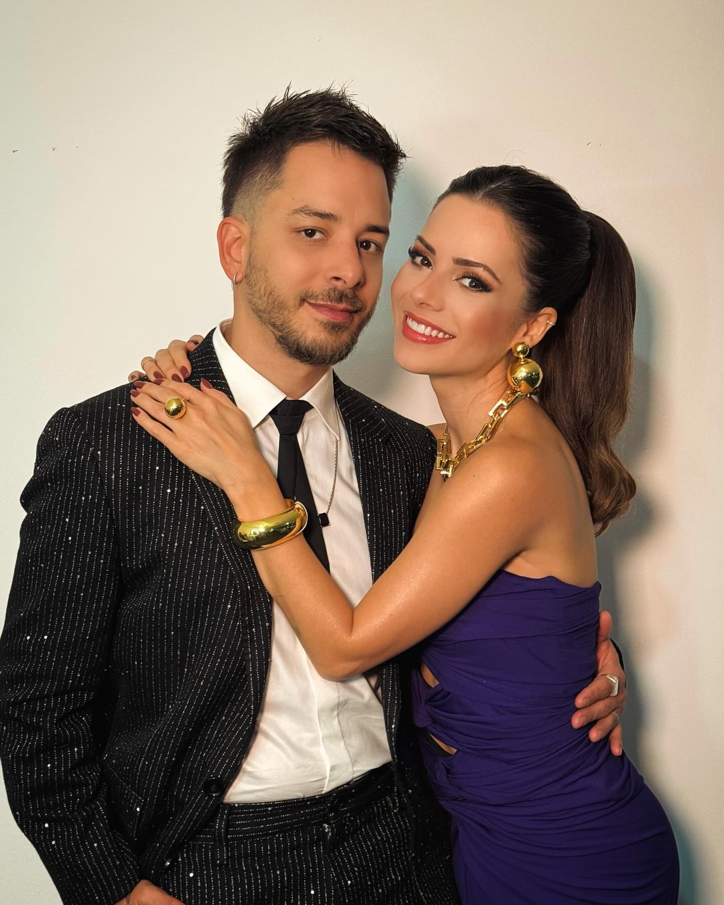Sandy e Junior deixam fãs ansiosos com anúncio para 2027
