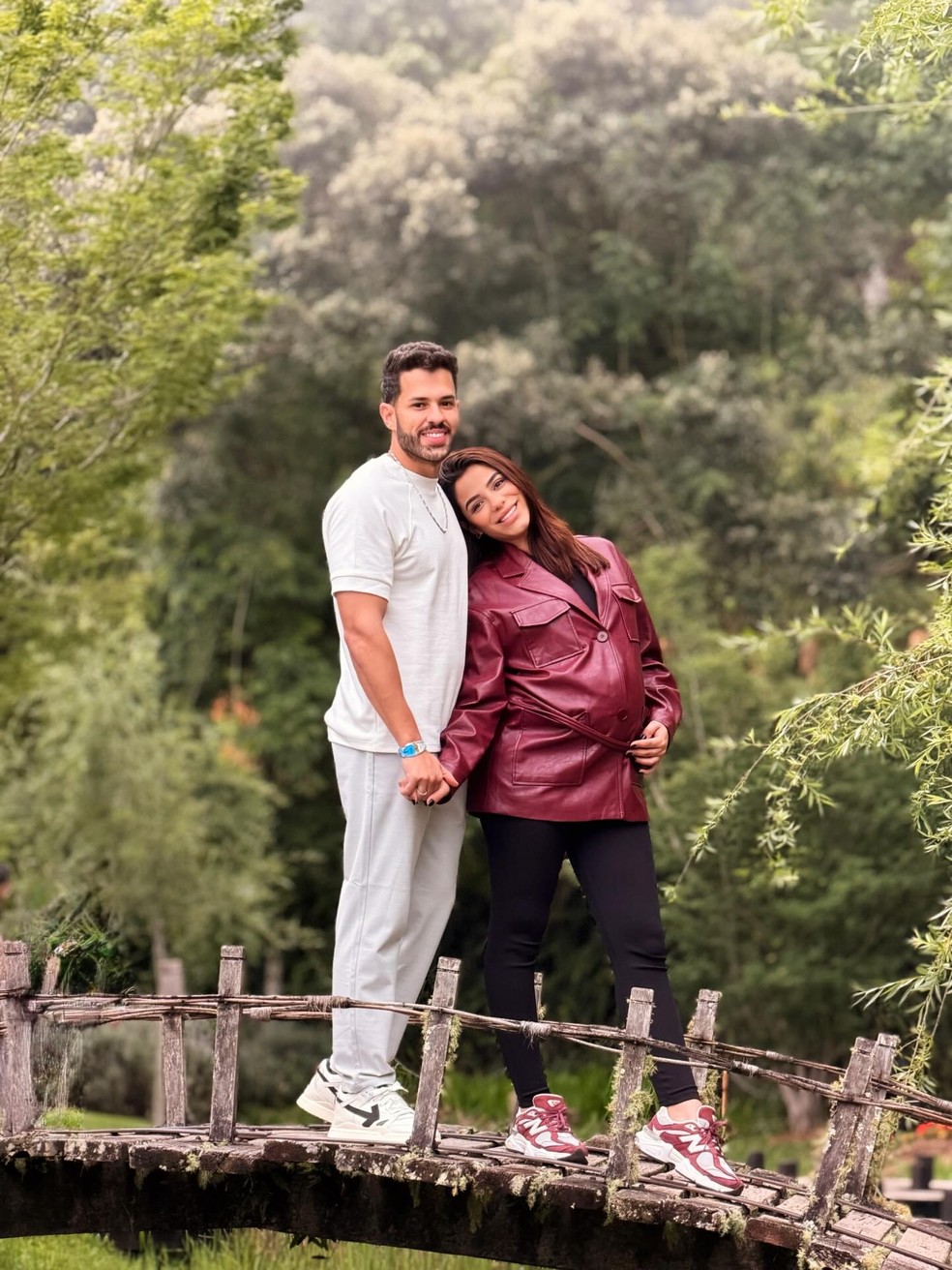 Key Alves mostra viagem com o noivo, Bruno Rosa, em reta final da gravidez — Foto: Reprodução/Instagram