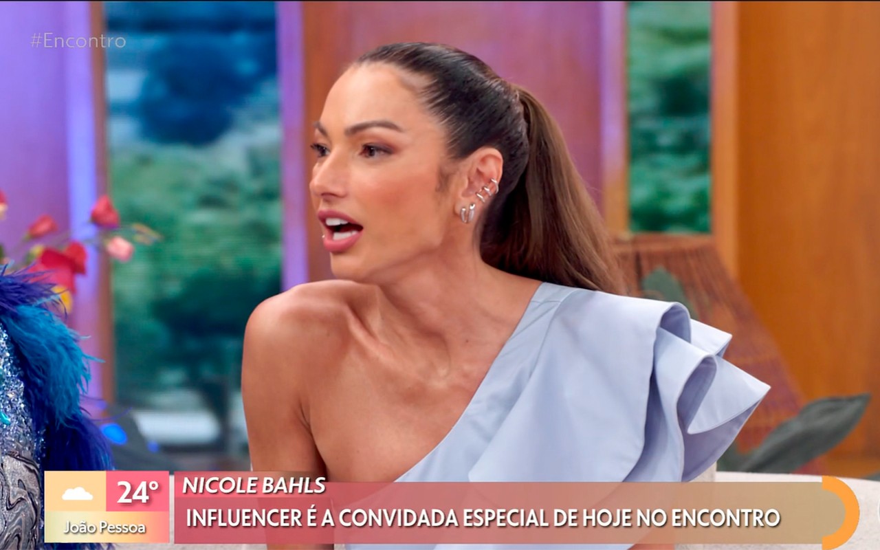 Após pergunta inesperada de Nicole Bahls, Patrícia Poeta revela: 'Estou solteira e feliz'