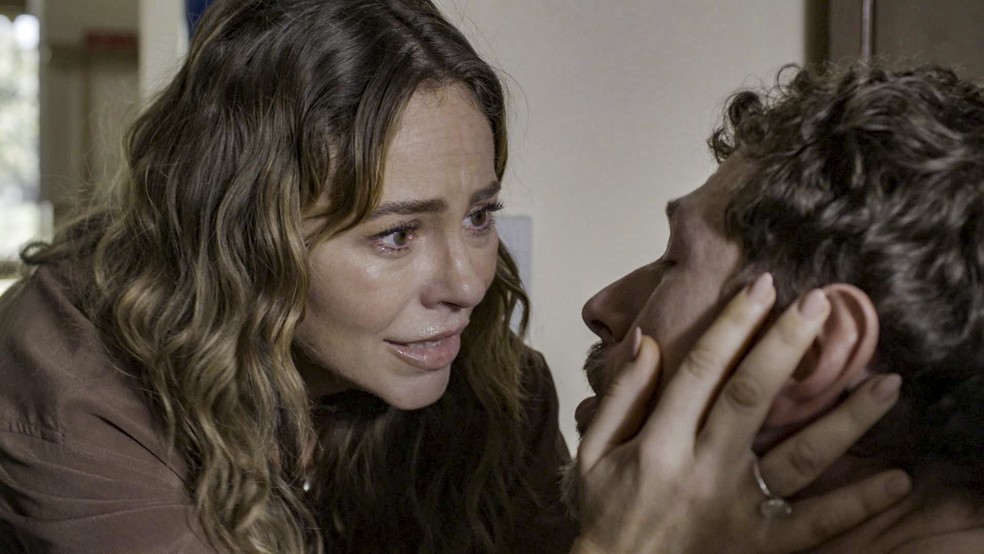 Heleninha reencontra Leonardo em Vale Tudo — Foto: Globo