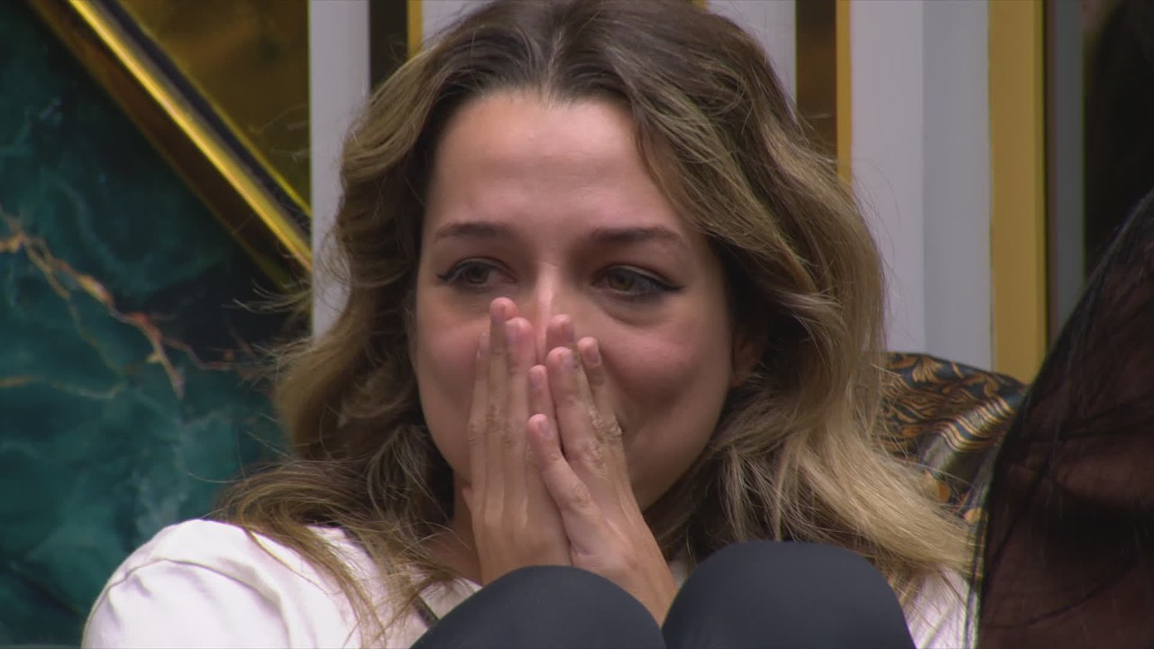 Samira comemora vaga no Top 10 do BBB 26: 'Ganhei uma casa'