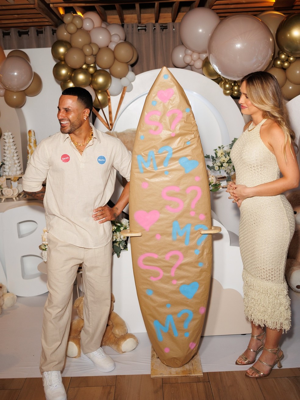Com prancha de surf, Italo Ferreira revela sexo de seu primeiro filho — Foto: Instagram