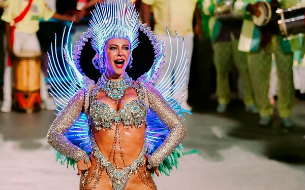 Paolla Oliveira faz post de despedida como rainha de bateria da Grande Rio:  'A ficha está caindo aos poucos' | 2025 | gshow