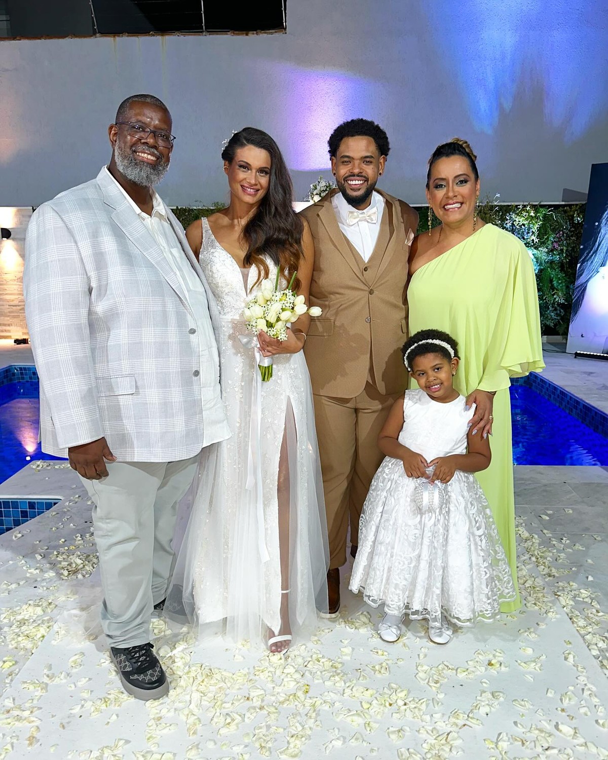 Péricles festeja casamento de seu filho, Lucas Morato, com texto ...