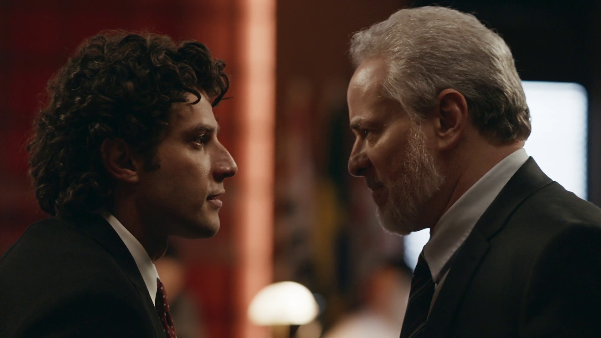 Ademir se revolta, agride filho e acaba preso na novela 'Quem Ama Cuida'