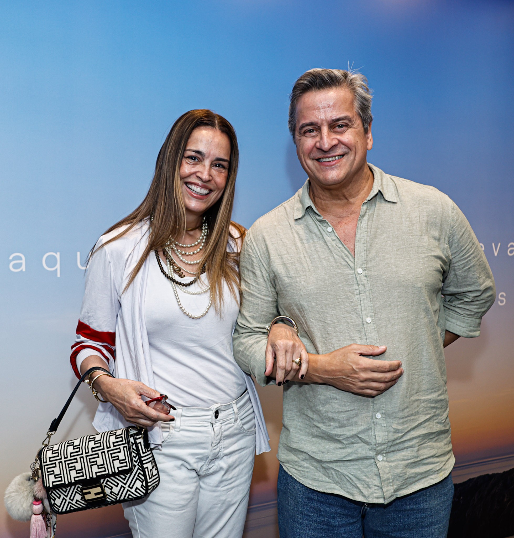 Suzy Rêgo vai com o marido, Fernando Vieira, a espetáculo teatral