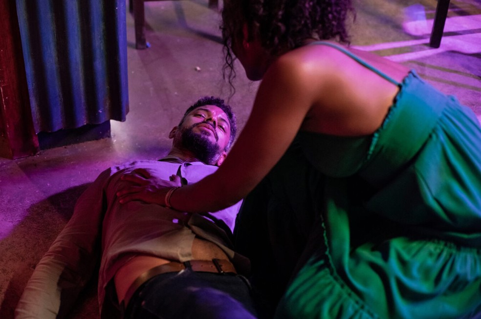 Terra e Paixão: Jonatas é operado e fica entre a vida e a morte após se sacrificar por Aline — Foto: Isabella Pinheiro/gshow