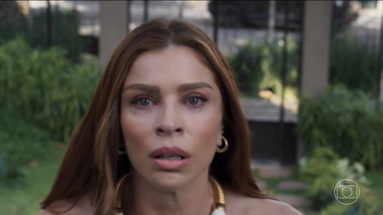 Três Graças: reação de Arminda ao descobrir que Rogério está vivo rende chuva de elogios a Grazi: 'Artista'