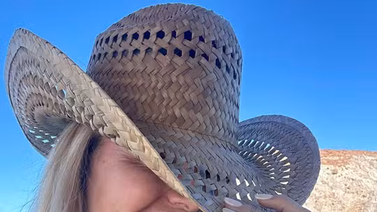 Eliana celebra férias no México com postagem de maiô e lembranças de filmagem icônica