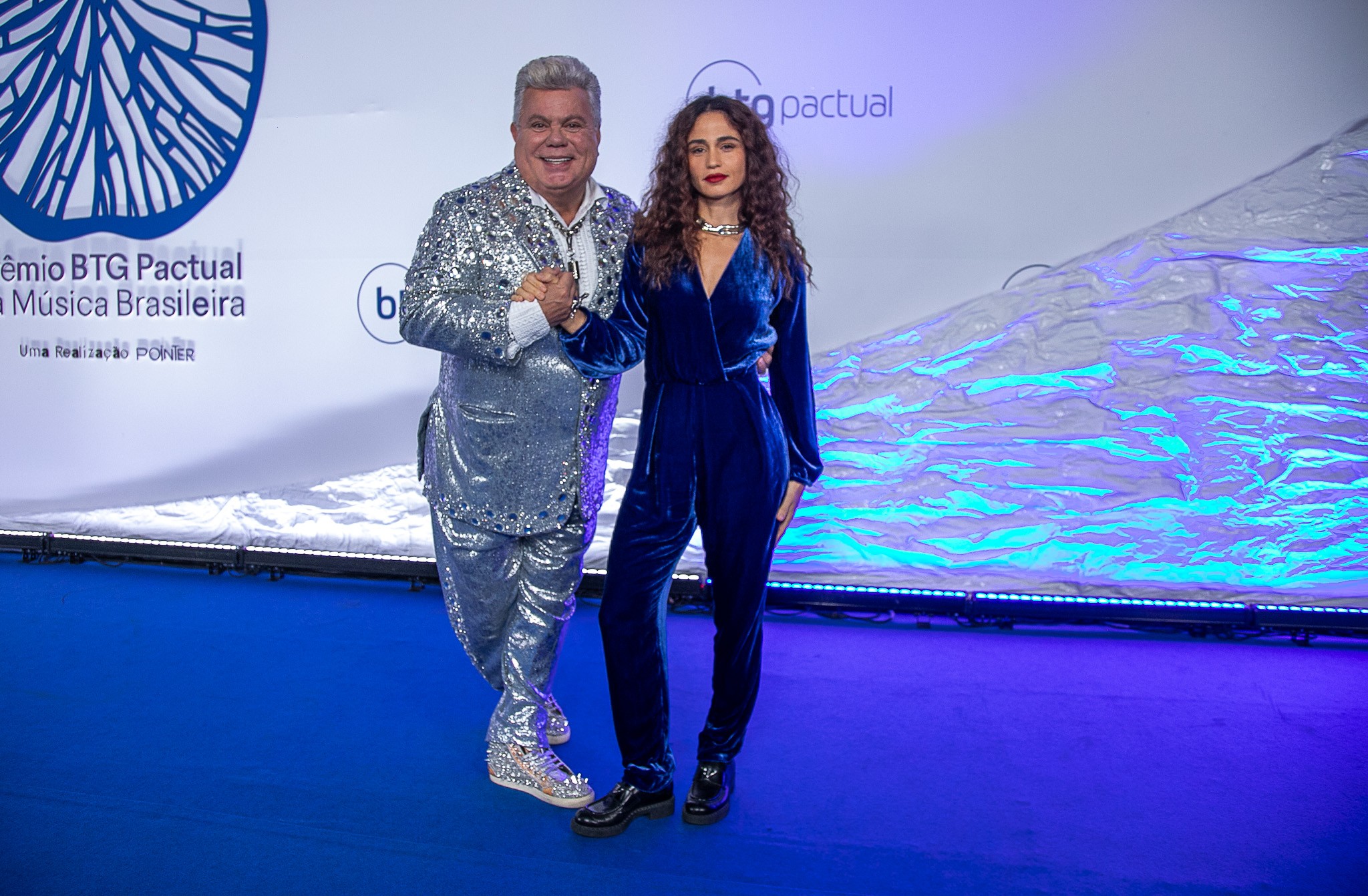 Famosos marcam presença no Prêmio da Música Brasileira