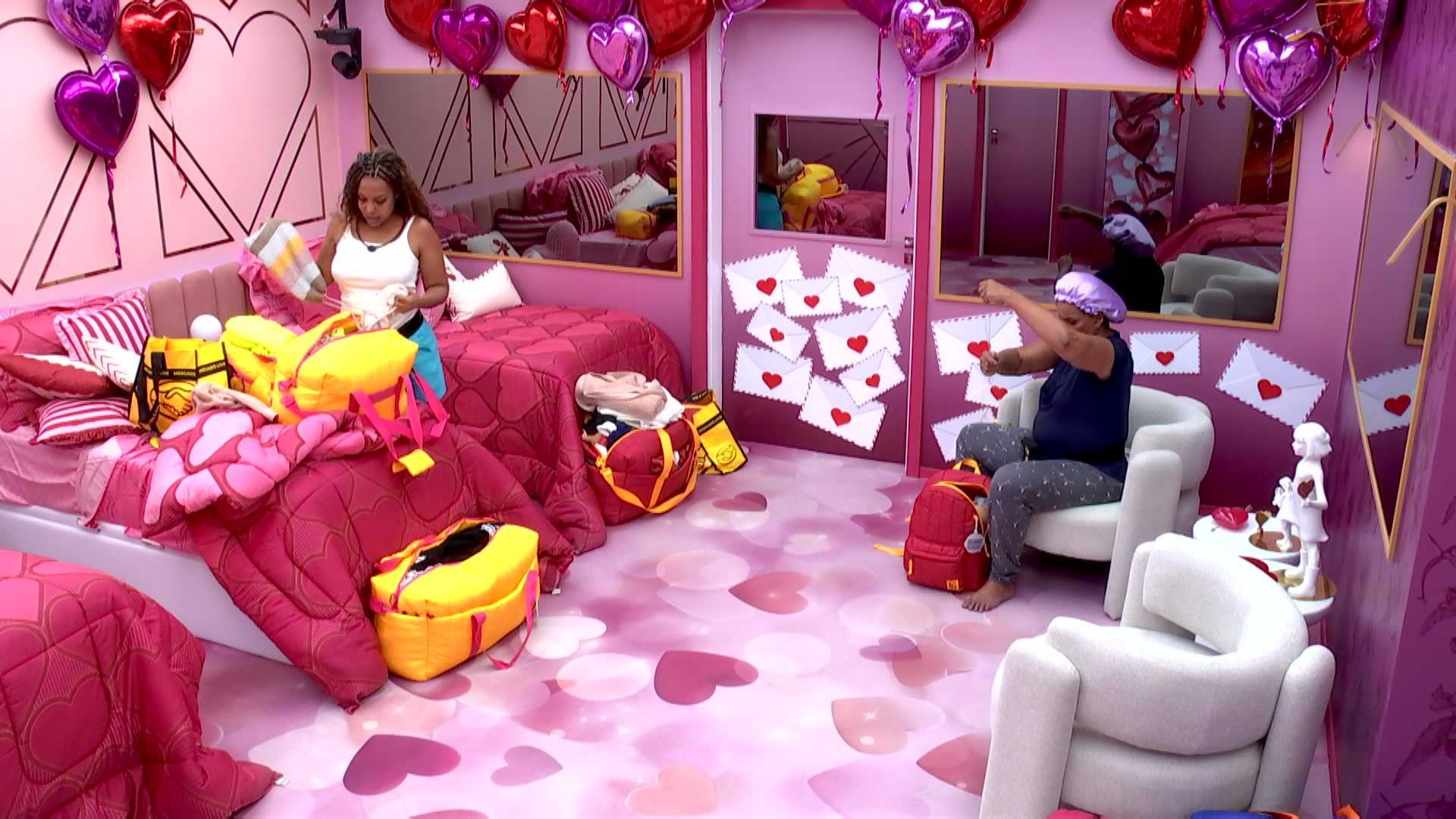 Sol Vega relembra passagem pelo BBB 4 e fala sobre estudar inglês: 'Tinha outras prioridades'