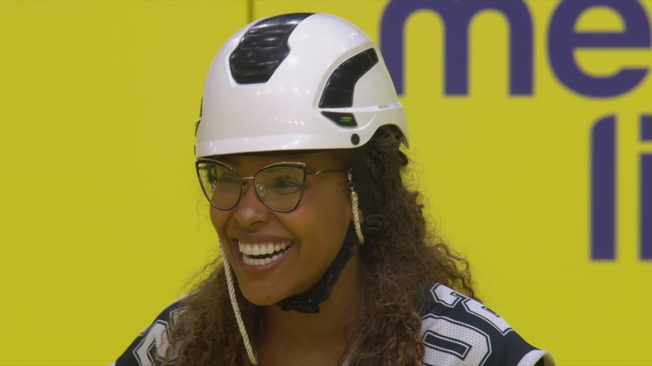 Sol Vega revive 'Iarnuou' em coro no BBB 26: 'Fazendo história de novo'