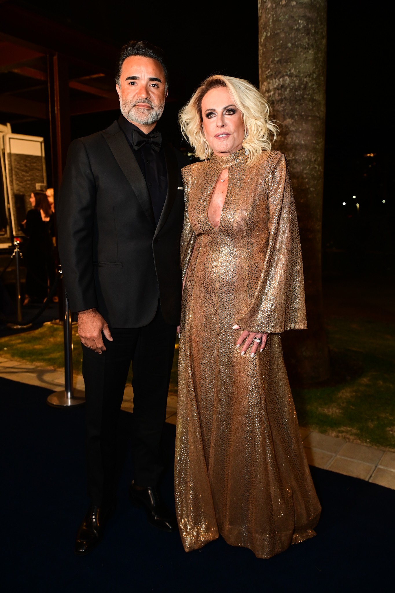 Famosos marcam presença em baile de gala do BrazilFoundation, em São Paulo