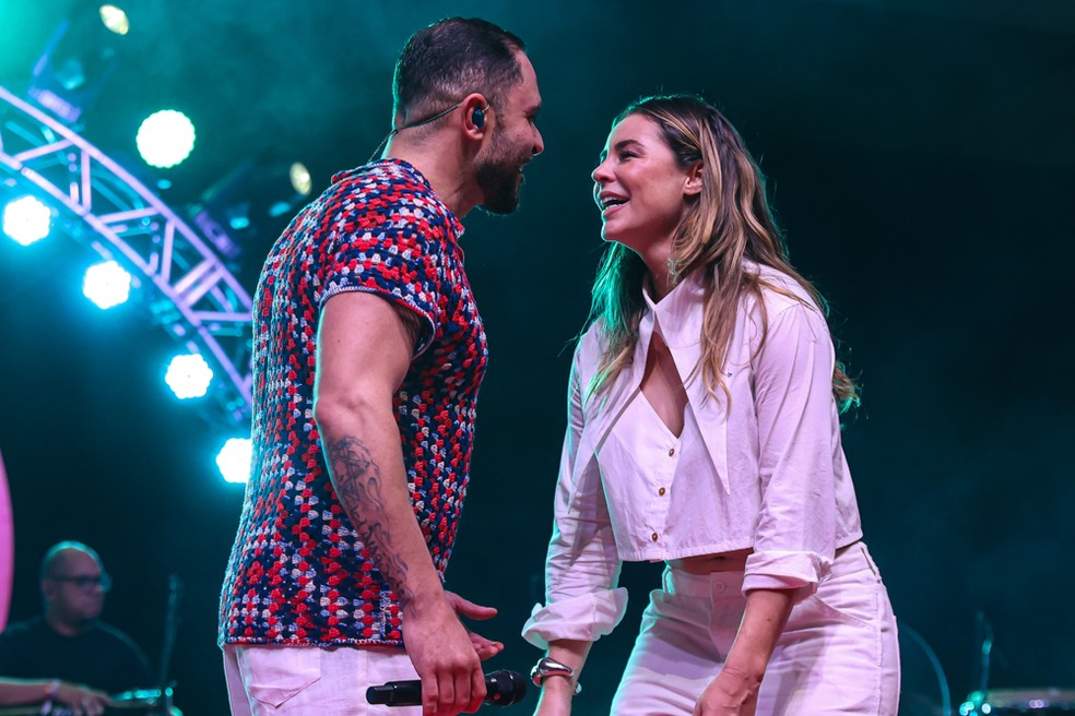 Diogo Nogueira e Paolla Oliveira — Foto: Brazil News