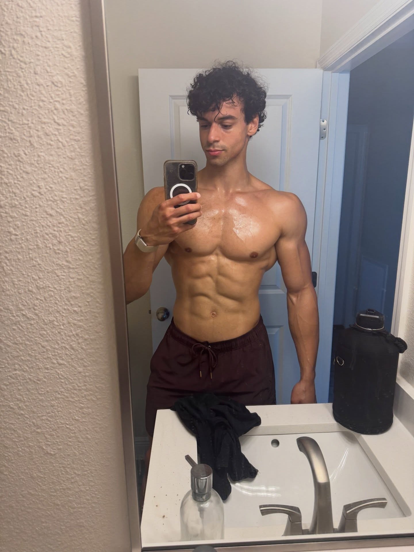 Filho de Carla Perez e Xanddy impressiona com físico às vésperas de competição de fisiculturismo