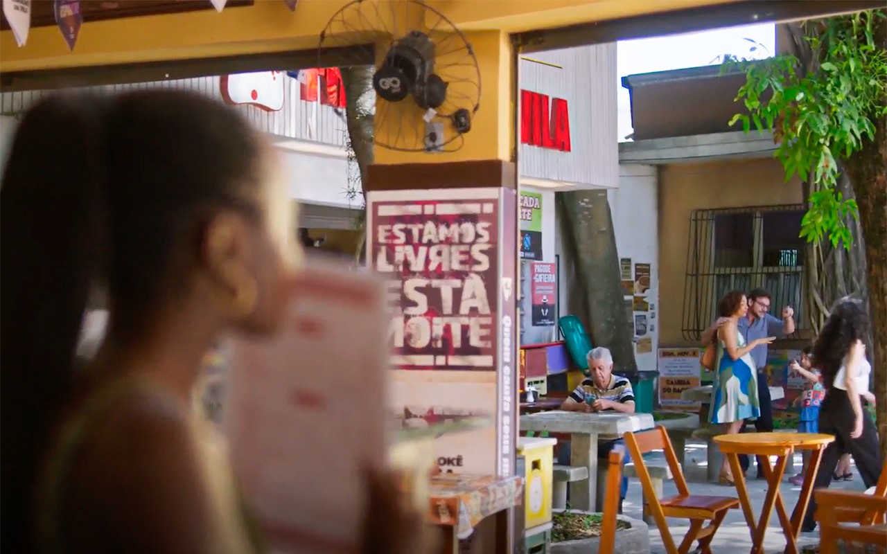 Dona de Mim: Leo flagra Ellen e Hudson aplicando golpe com Sofia