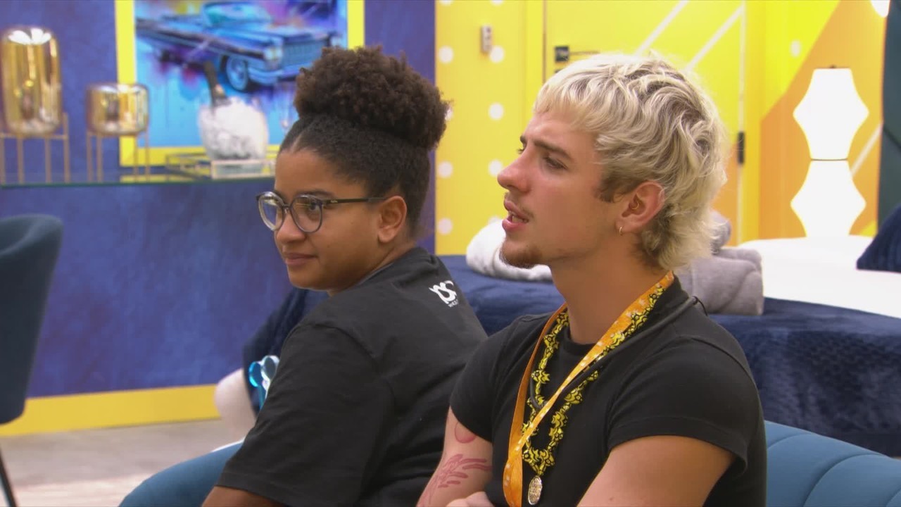 Juliano Floss usa Central do Líder para descobrir votos: 'Que ódio é esse de mim?'